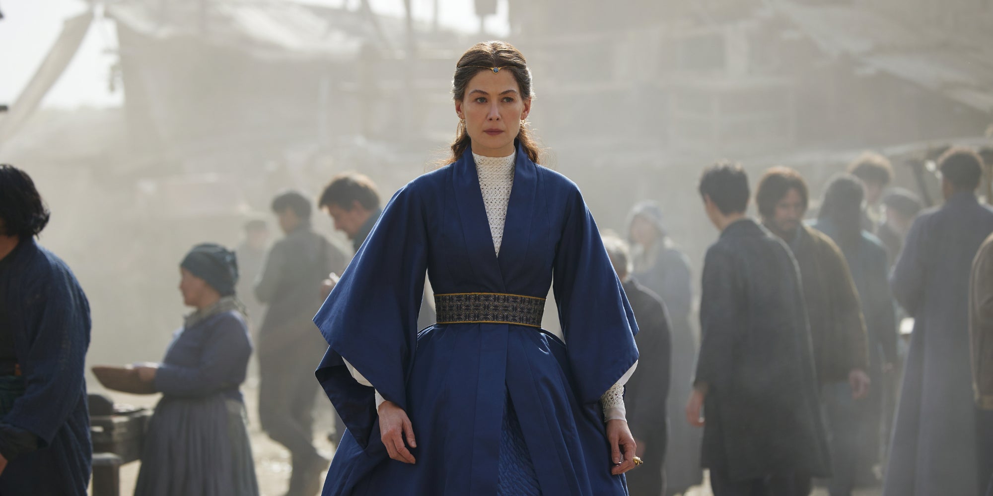 Rosamund Pike reprend son rôle de Moiraine Damodred dans la saison 2 de "La Roue du Temps", disponible dès ce 1ᵉʳ septembre sur Prime Video. 