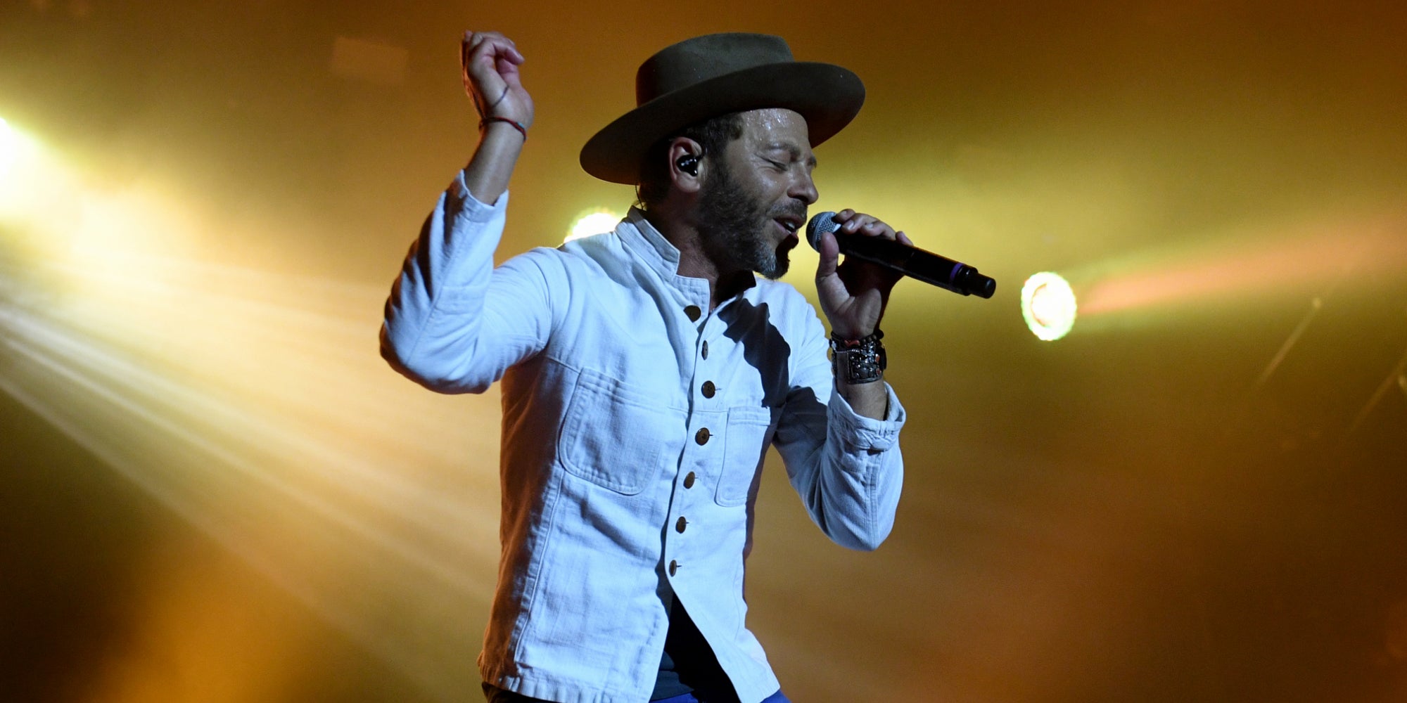 Christophe Maé sur la scène des Francofolies à La Rochelle, le 12 juillet 2017.