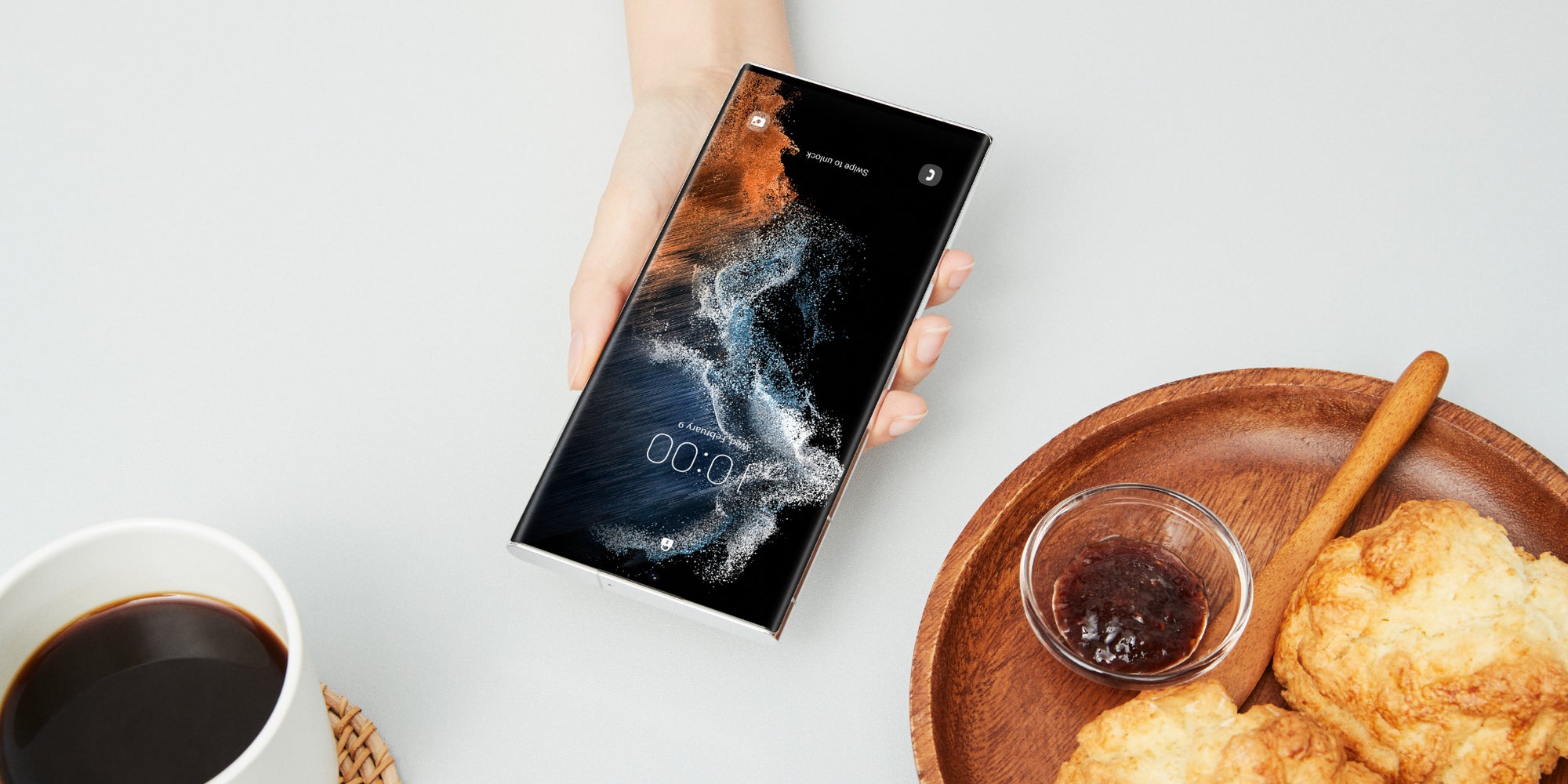 Avec la prochaine mise à jour OneUI 5.0, le Samsung Galaxy S22 Ultra (en photo) pourrait bien ressembler aux iPhone tournant sous iOS 16...