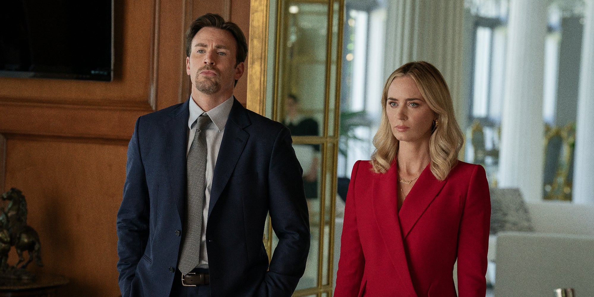 Chris Evans et Emily Blunt sont les têtes d'affiche du nouveau film sur la crise des opioïdes de Netflix. 