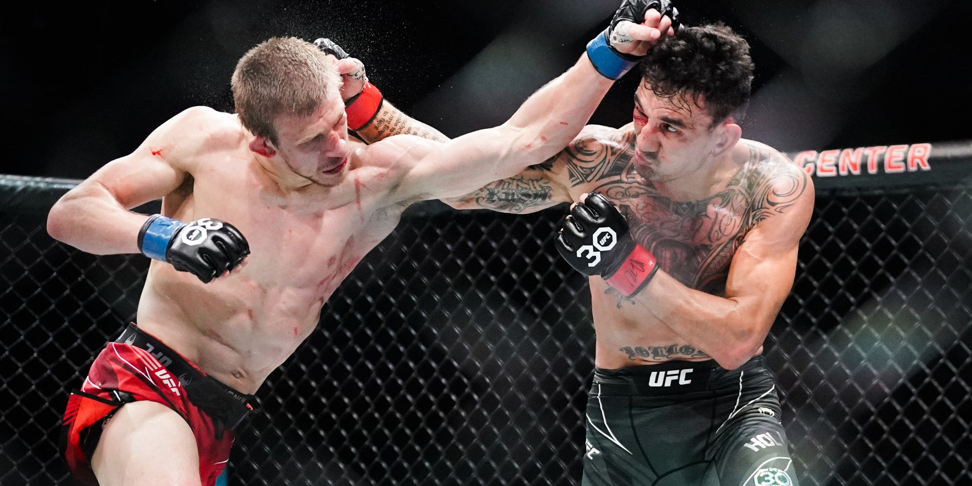 Max Holloway lors de son dernier combat face à Arnold Allen, le 15 avril dernier lors de l'UFC Fight Night de Kansas City.