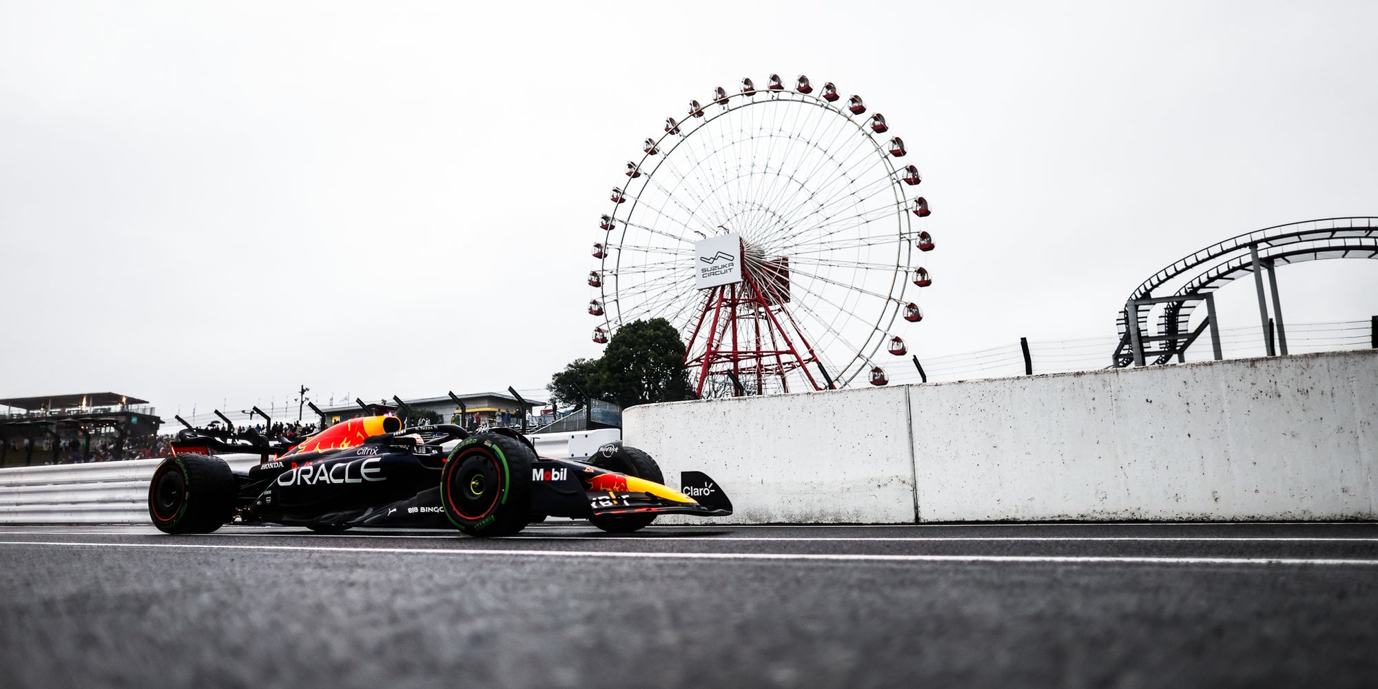 Max Verstappen au volant de sa Red Bull Oracle lors des essais libres pour le Grand Prix du Japon, le 7 octobre 2022 à Suzuka