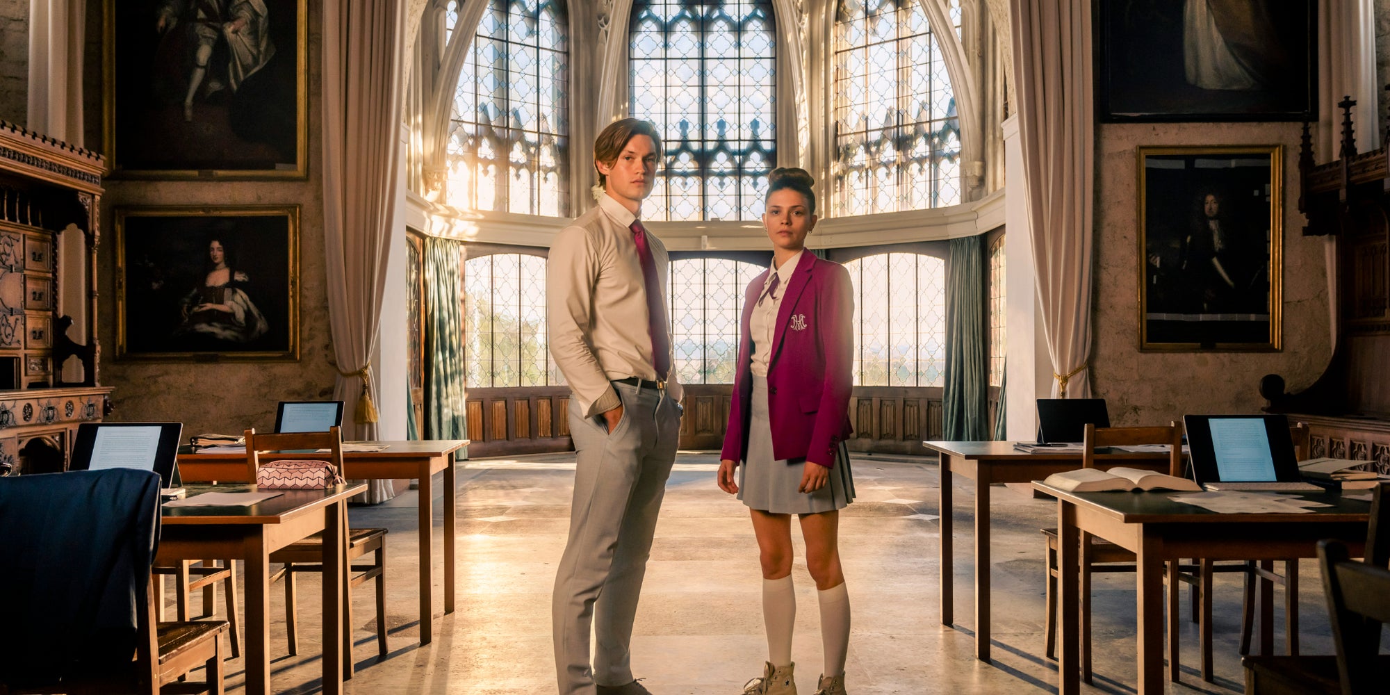 Une histoire d'amour va-t-elle naître entre Ruby et James ? La réponse le 9 mai avec la série Maxton Hall sur Prime Video.