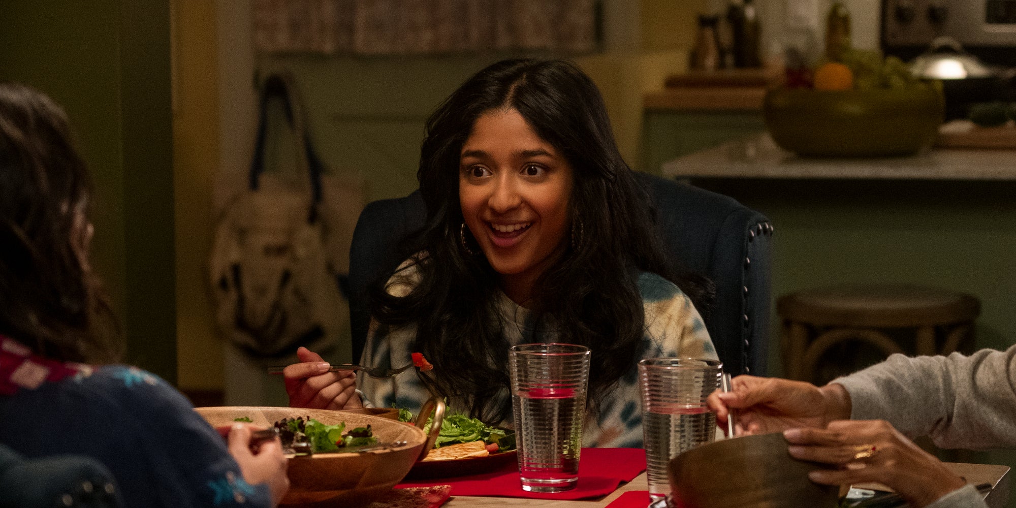 Maitreyi RAMAKRISHNAN est Devi dans "Mes premières fois"