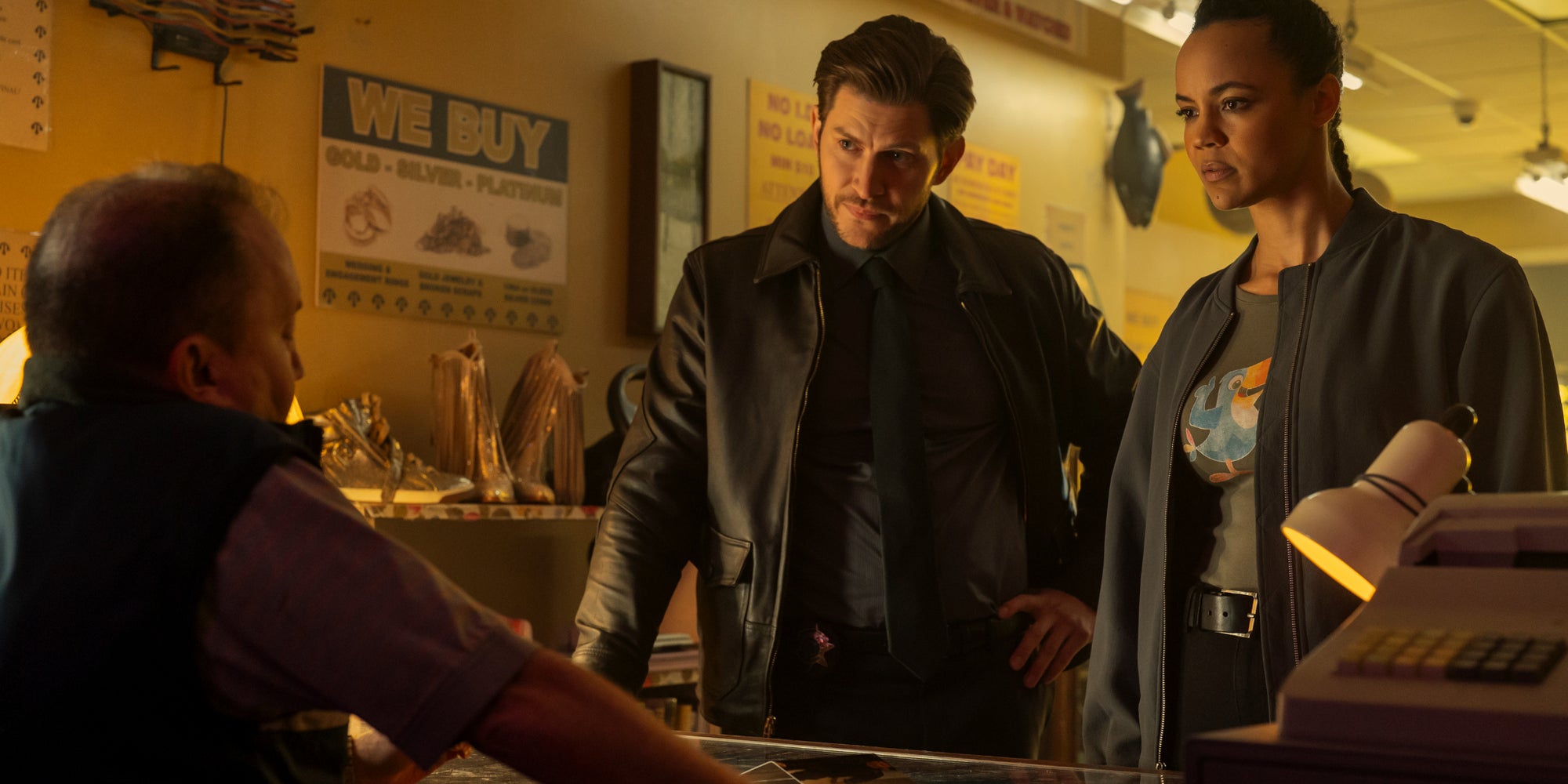 Greyston Holt et Maria Sten dans "Neagley" attendu le 16 septembre sur Prime Video.