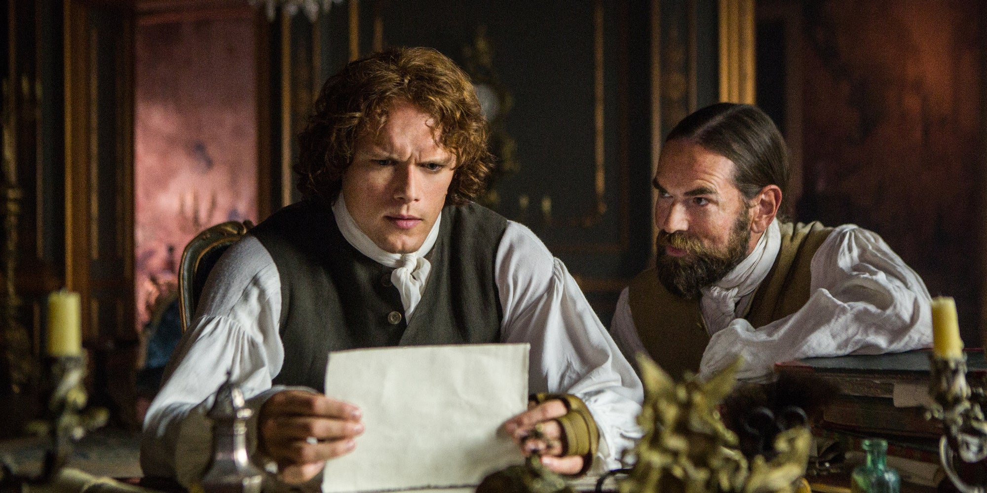 Jamie Fraser et son parrain Murtagh Fitzgibbons dans la saison 2 de Outlander