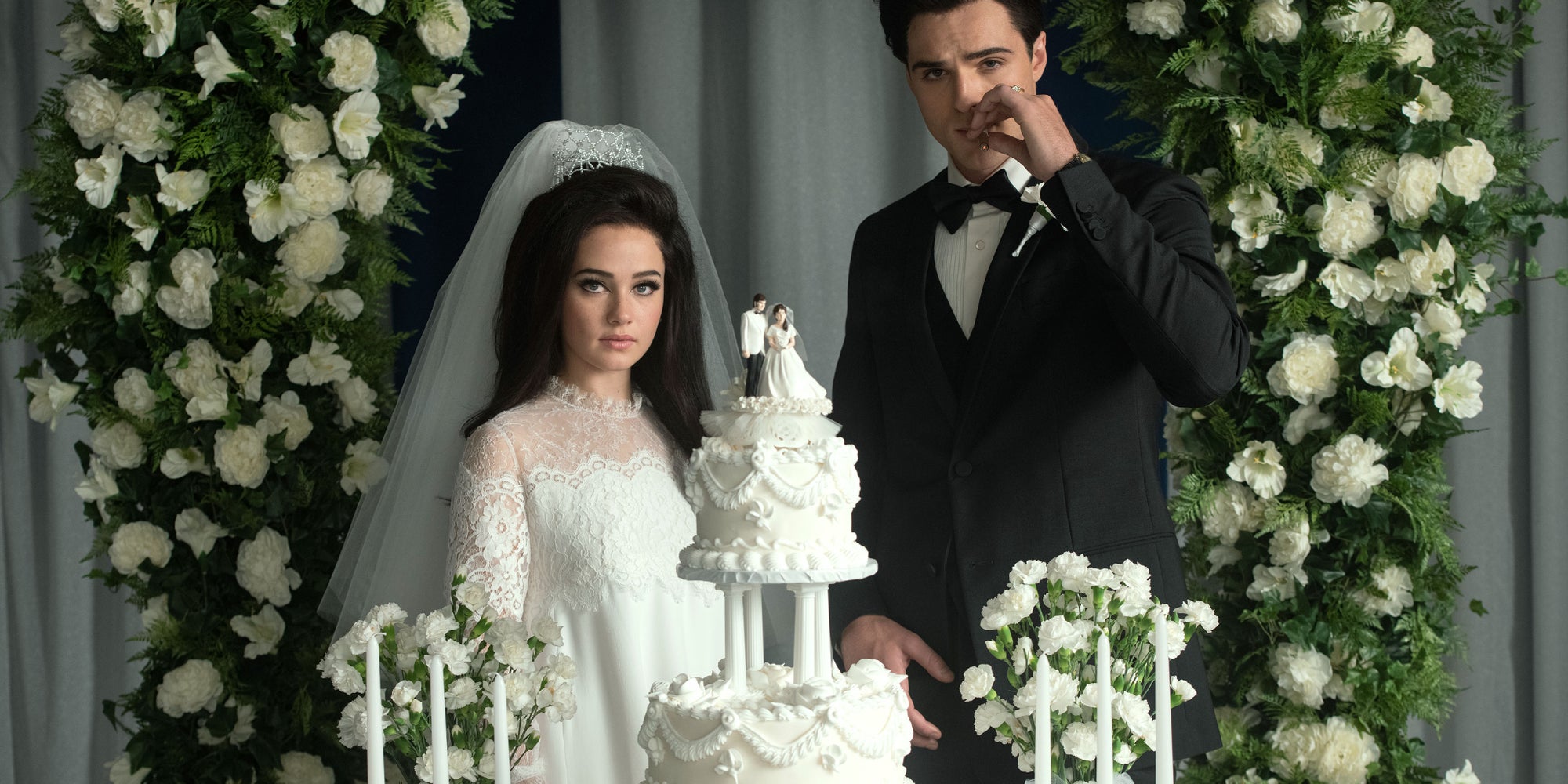 Priscilla Presley (Cailee Spaeny) et Elvis Presley (Jacob Elorbi) lors de leur mariage dans le film "Priscilla". 