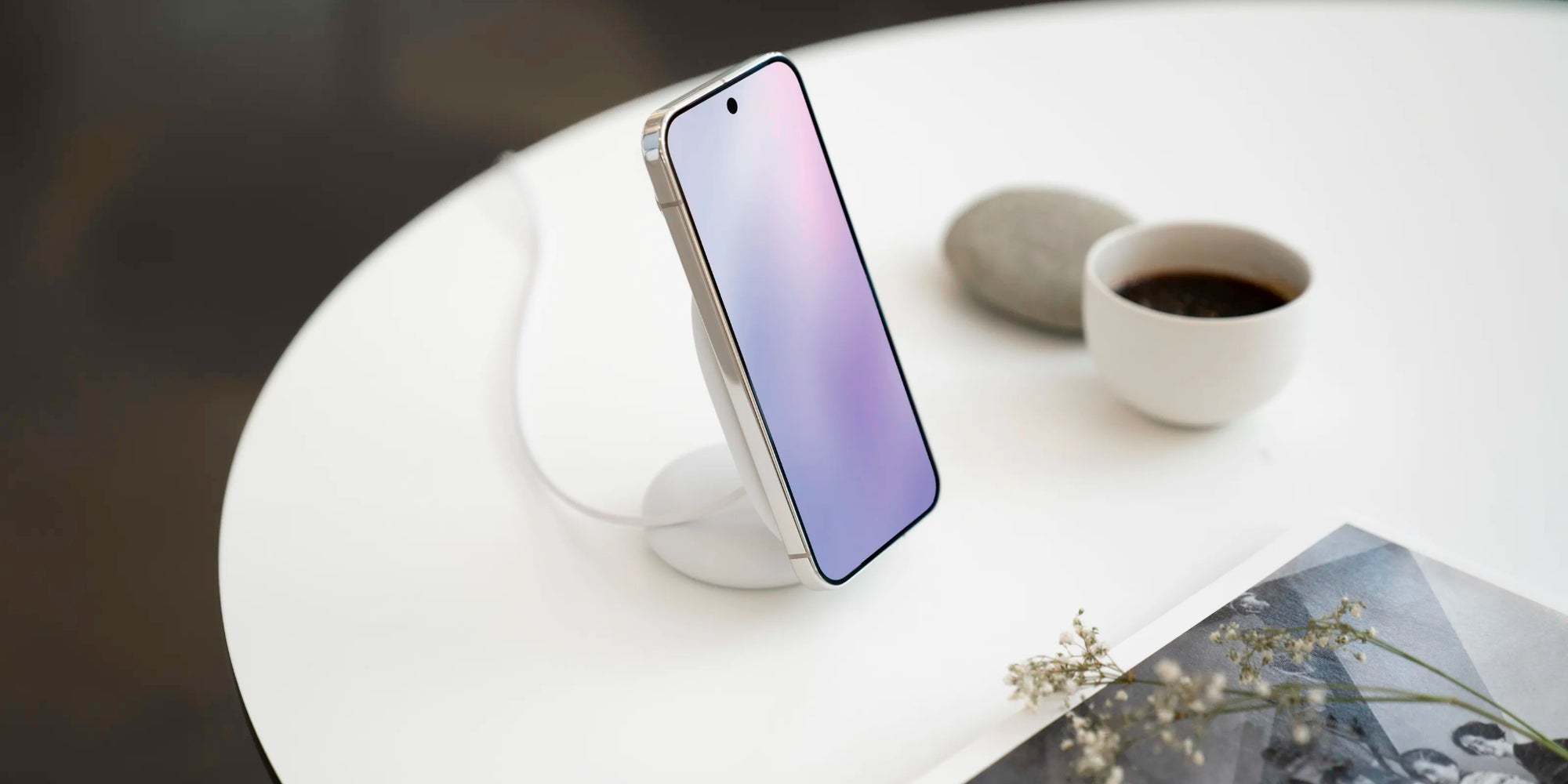 La charge Qi2 fait son arrivée en France nativement sur les Pixel 10.