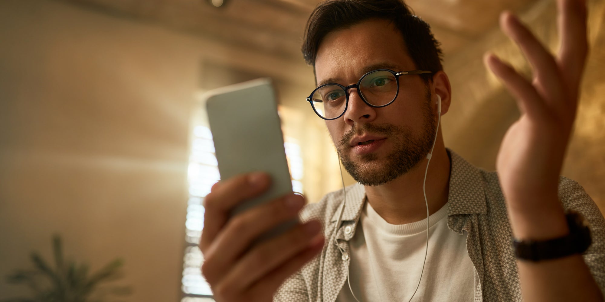 Attention à ces SMS frauduleux très réalistes...