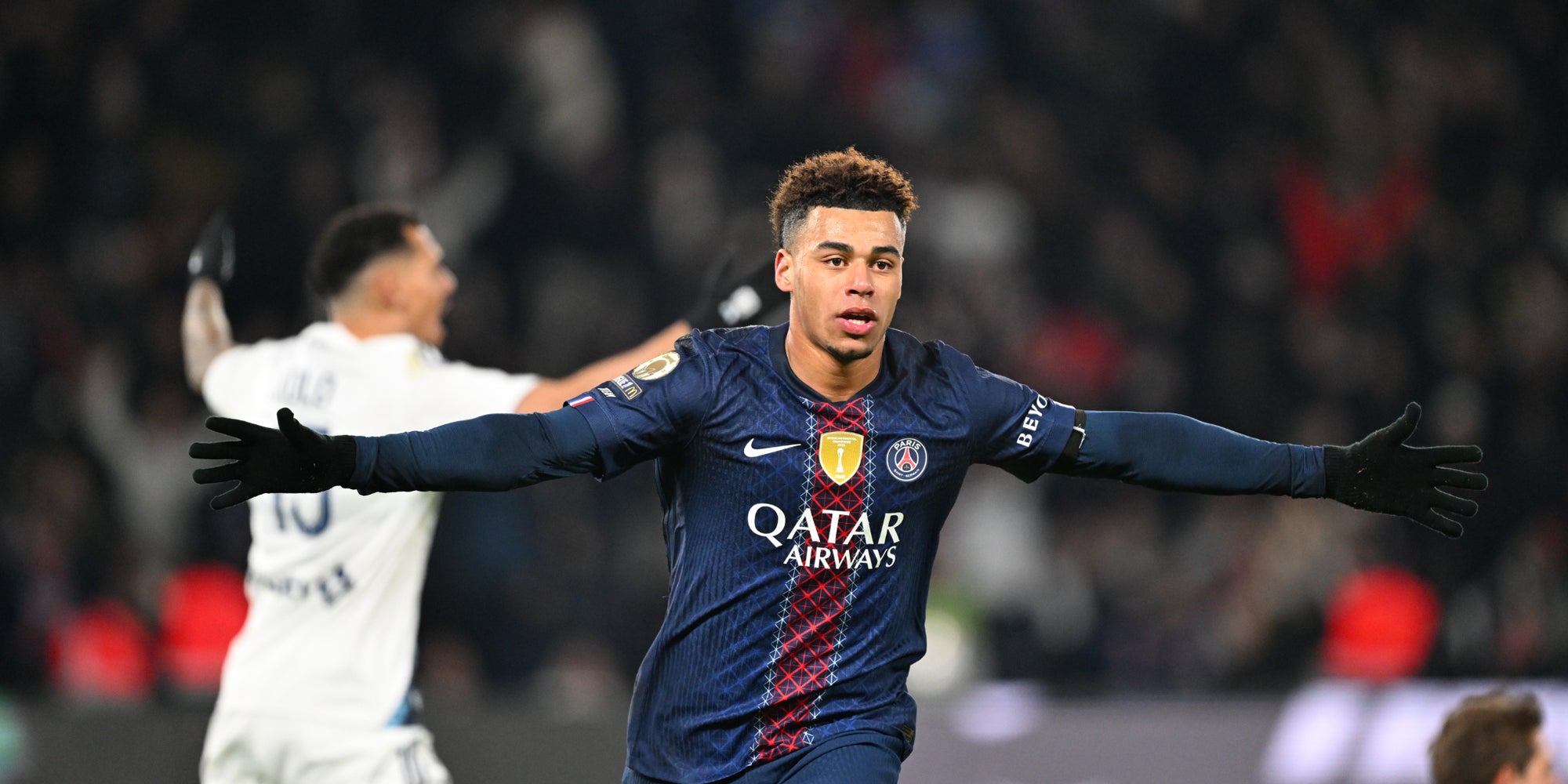 Désiré DOUÉ, joueur du Paris Saint-Germain, célèbre son but lors du match de Ligue 1 McDonald's opposant le Paris Saint-Germain au Paris FC au Parc des Princes, le 4 janvier 2026 à Paris, en France.