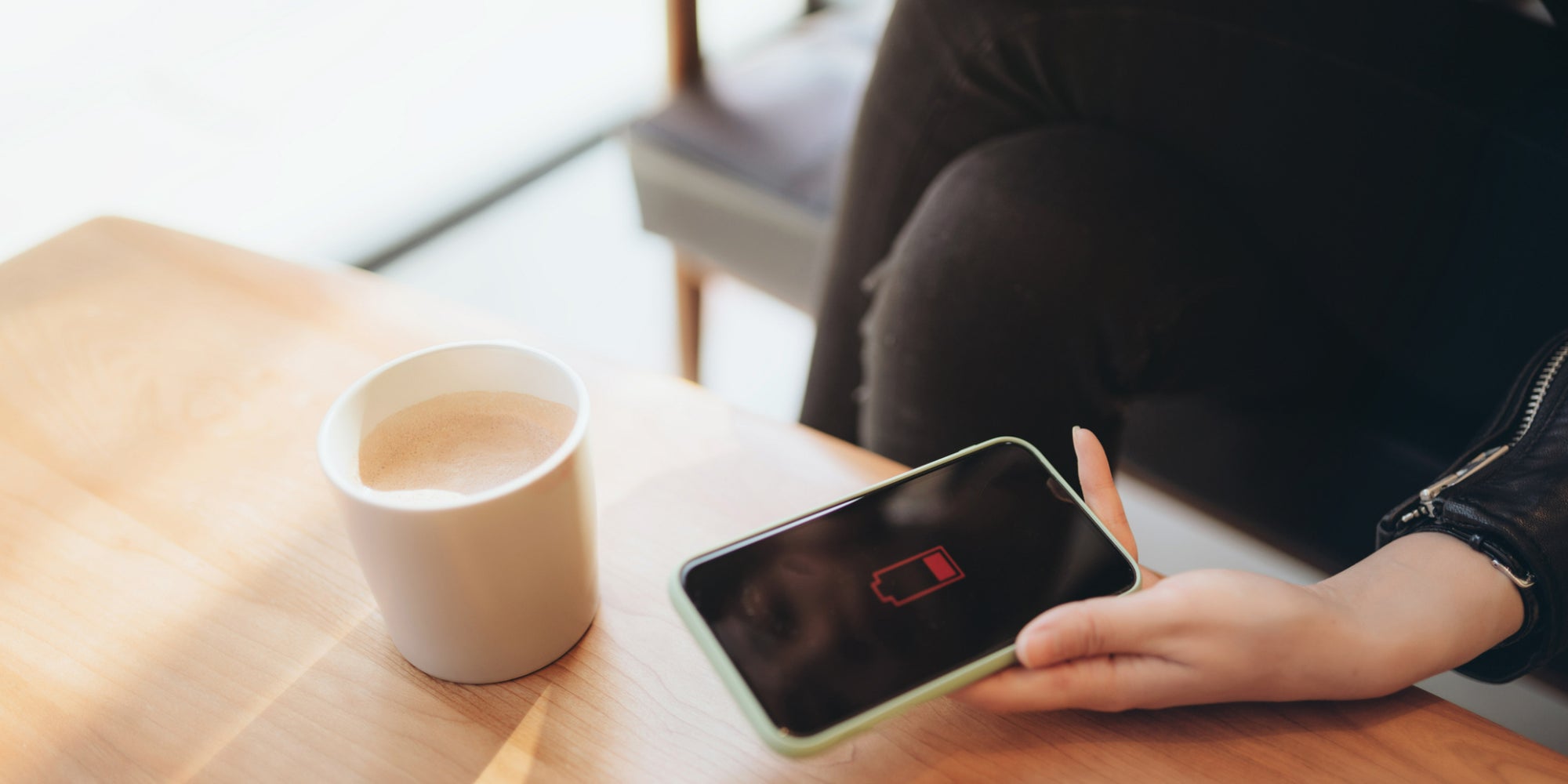 iOS 18 apporte pleins de nouveautés à son lancement, mais se révèle aussi quelque peu énergivore !