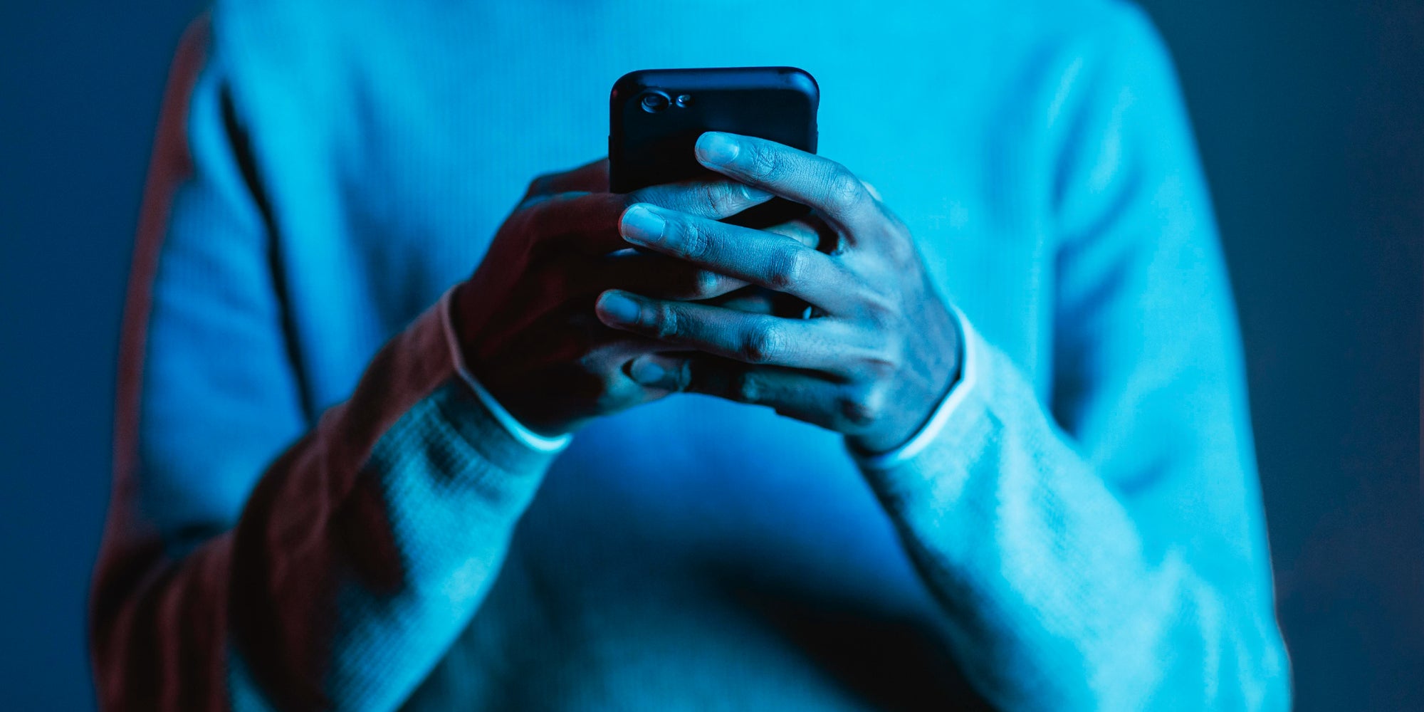 Que signifie cette lumière bleue sur votre téléphone ?