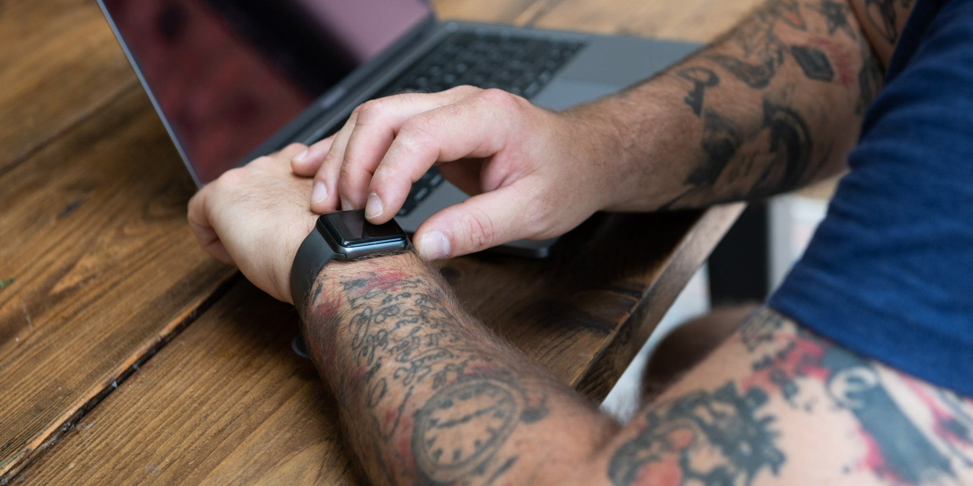 Votre montre connectée fonctionne mal ? C'est peut être dû à votre tatouage