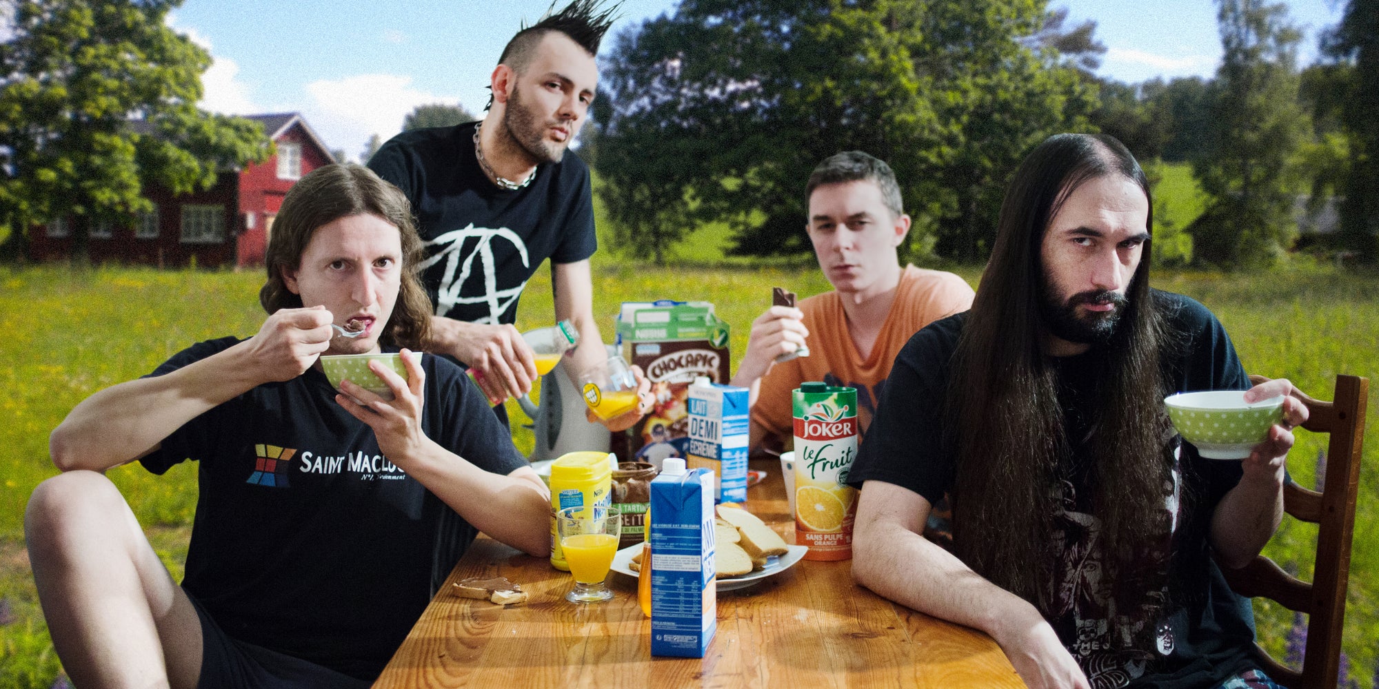 Quand le groupe de metal Ultra Vomit prend son petit-déjeuner