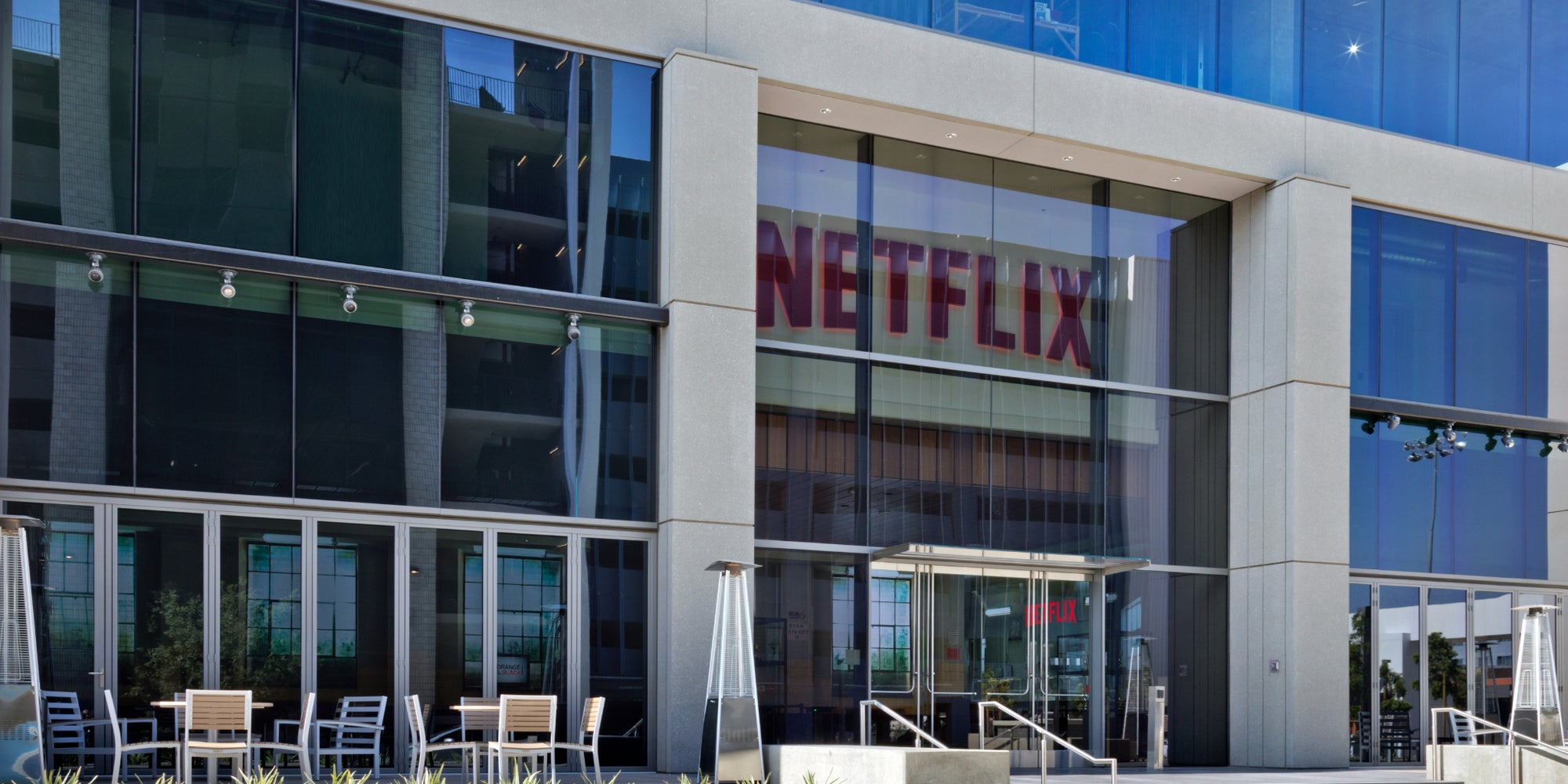 Depuis son siège social à Los Angeles, Netflix réfléchi activement à la question de la publicité.
