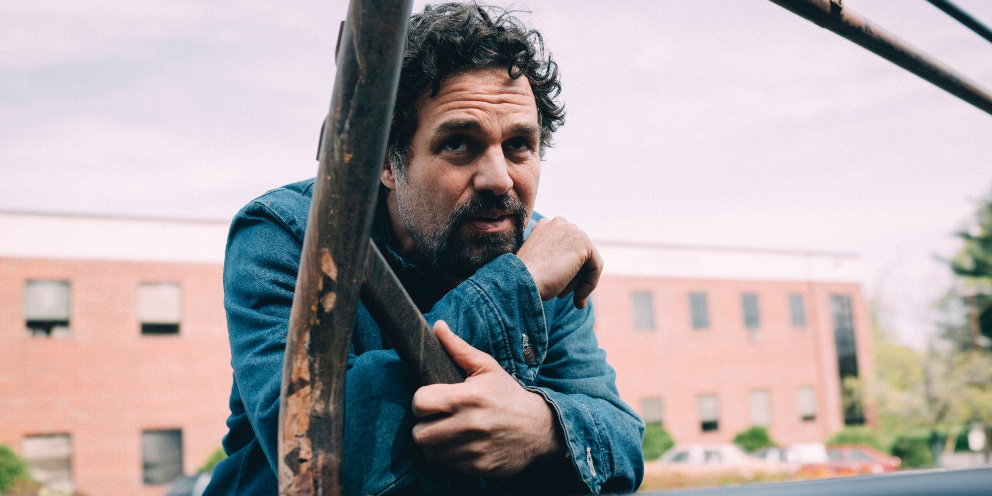 Mark Ruffalo joue dans la nouvelle série I Know This Much Is True, disponible sur OCS en US+24 à partir du 11 mai