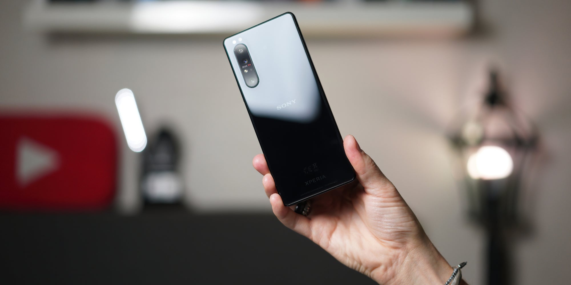 Le Sony Xperia 1 II, ici en photo, se prépare à accueillir son successeur dès le début de l'année 2021