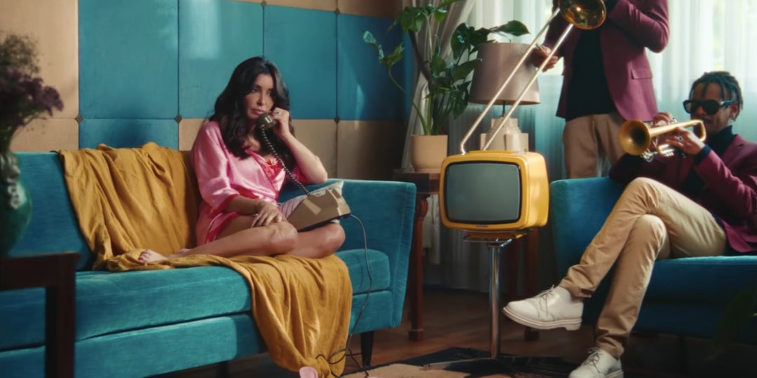 Jenifer a annoncé son grand retour cet été, avec la parution d'un clip pour son single Sauve qui aime.