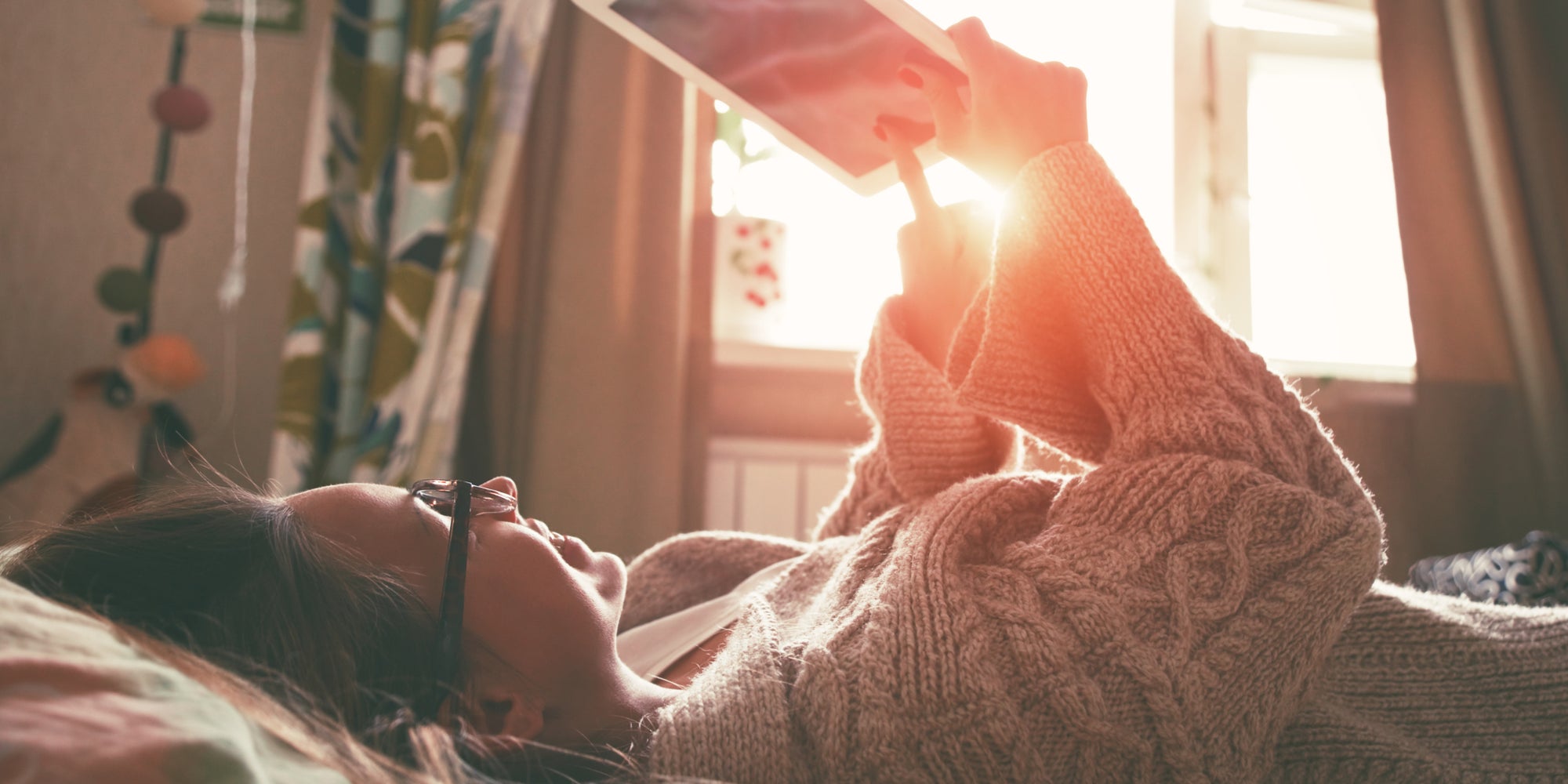 Optez pour la SFR Fibre, la SFR Fibre Power ou la SFR Fibre Premium, trois forfaits à tarifs réduits pendant les soldes.