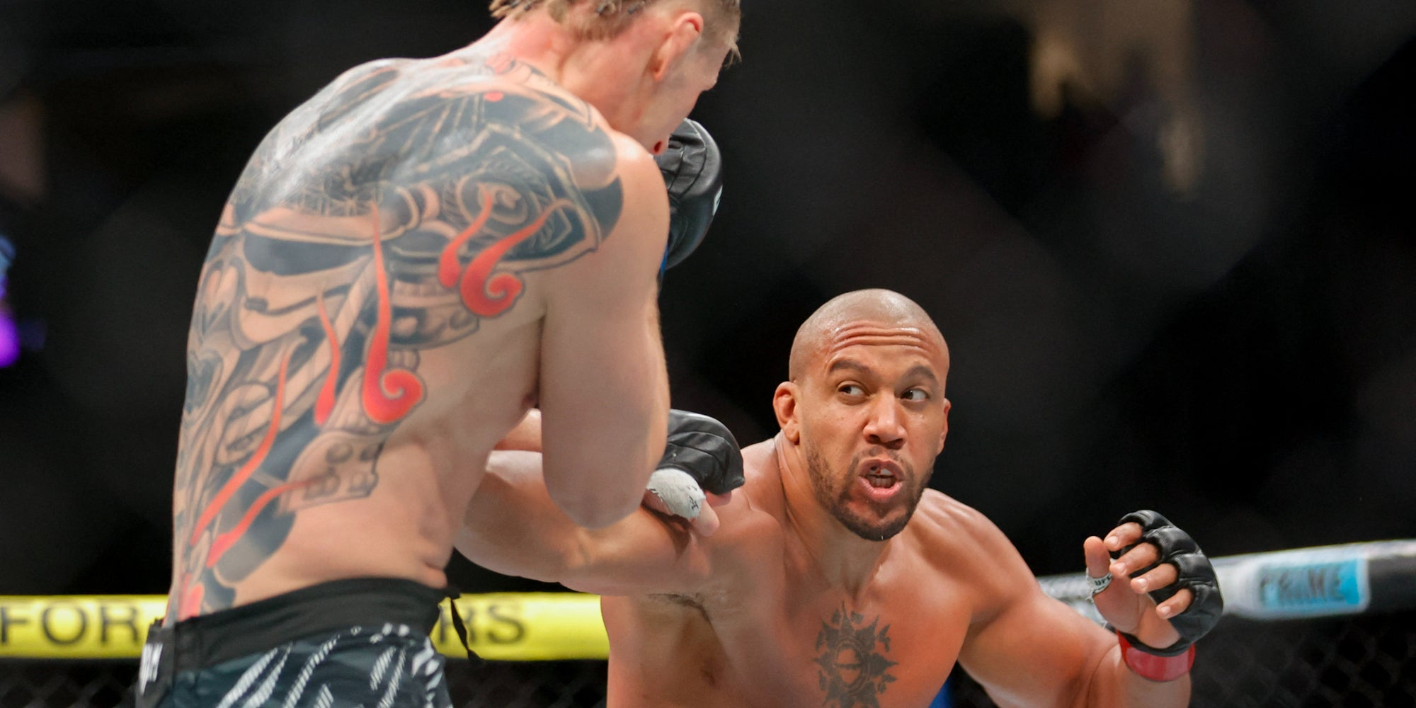 Ciryl Gane lors de son combat face à Alexander Volkov, le 7 décembre 2024 à la T-Mobile Arena de Las Vegas.