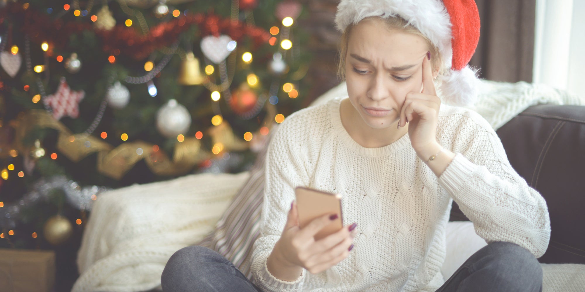 Voici comment se protéger face aux arnaques en ligne liées aux fêtes de Noël. 