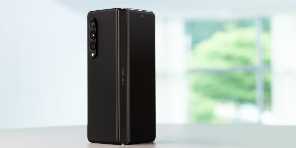 Le successeur du Samsung Galaxy Z Fold3 (en photo) adoptera-t-il un design différent ?