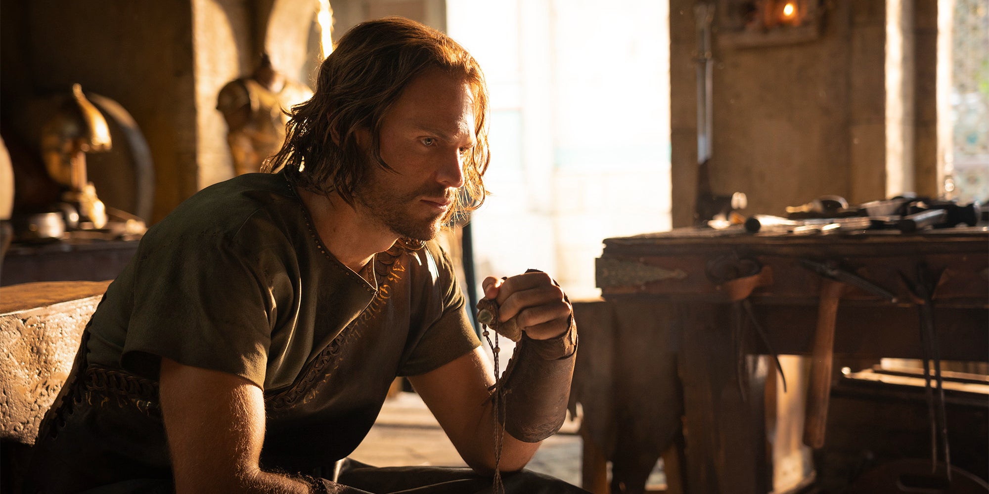 Halbrand (Charlie Vickers) dans Le Seigneur des Anneaux : Les Anneaux de pouvoir sur Prime Video