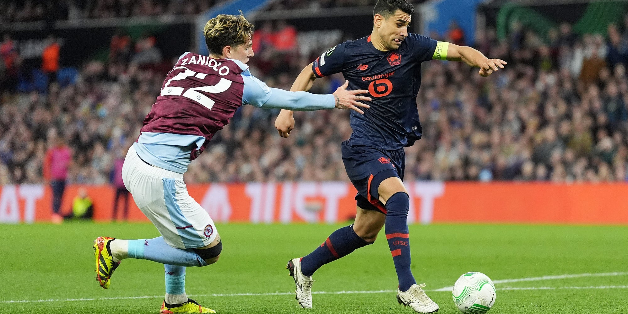 Benjamin André lors du quart de finale aller de Ligue Europa Conférence entre Aston Villa et Lille, le 11 avril au Villa Park (Birmingham).