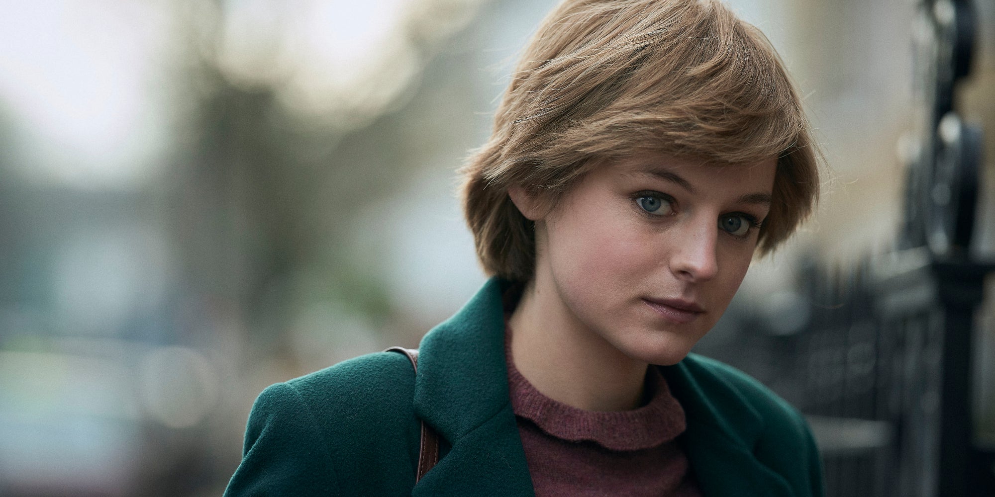 Emma Corrin dans le rôle de la jeune Diana Spencer