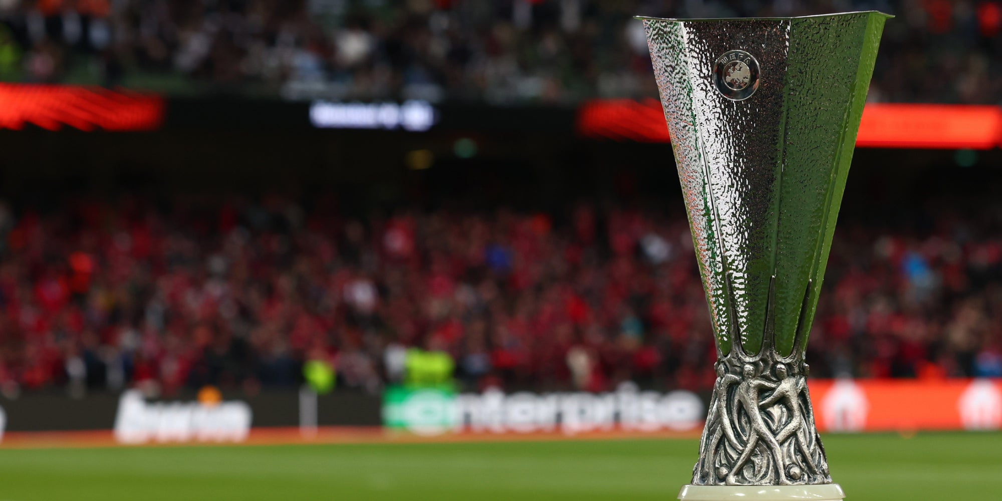 Le trophée de la Ligue Europa, capturé le 22 mai 2024 à la Dublin Arena.