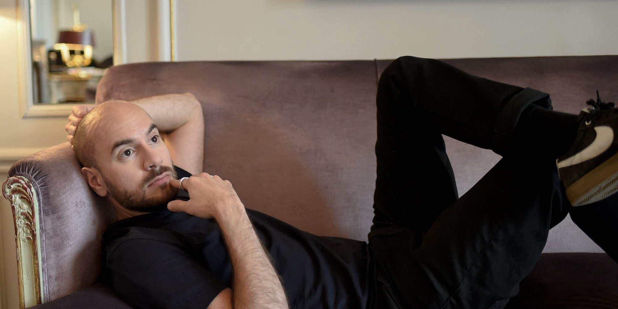 Kyan Khojandi lors d'une séance photo à Paris, le 10 janvier 2018.