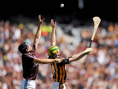 Le hurling, le plus dingue des sports collectifs