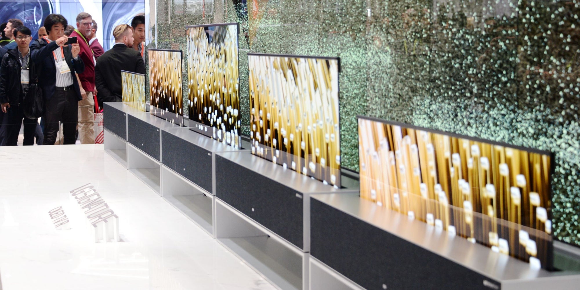 Des écrans TV enroulables $1 Bientôt, cette innovation sera possible grâce à LG qui a présenté son prototype au CES 2019.