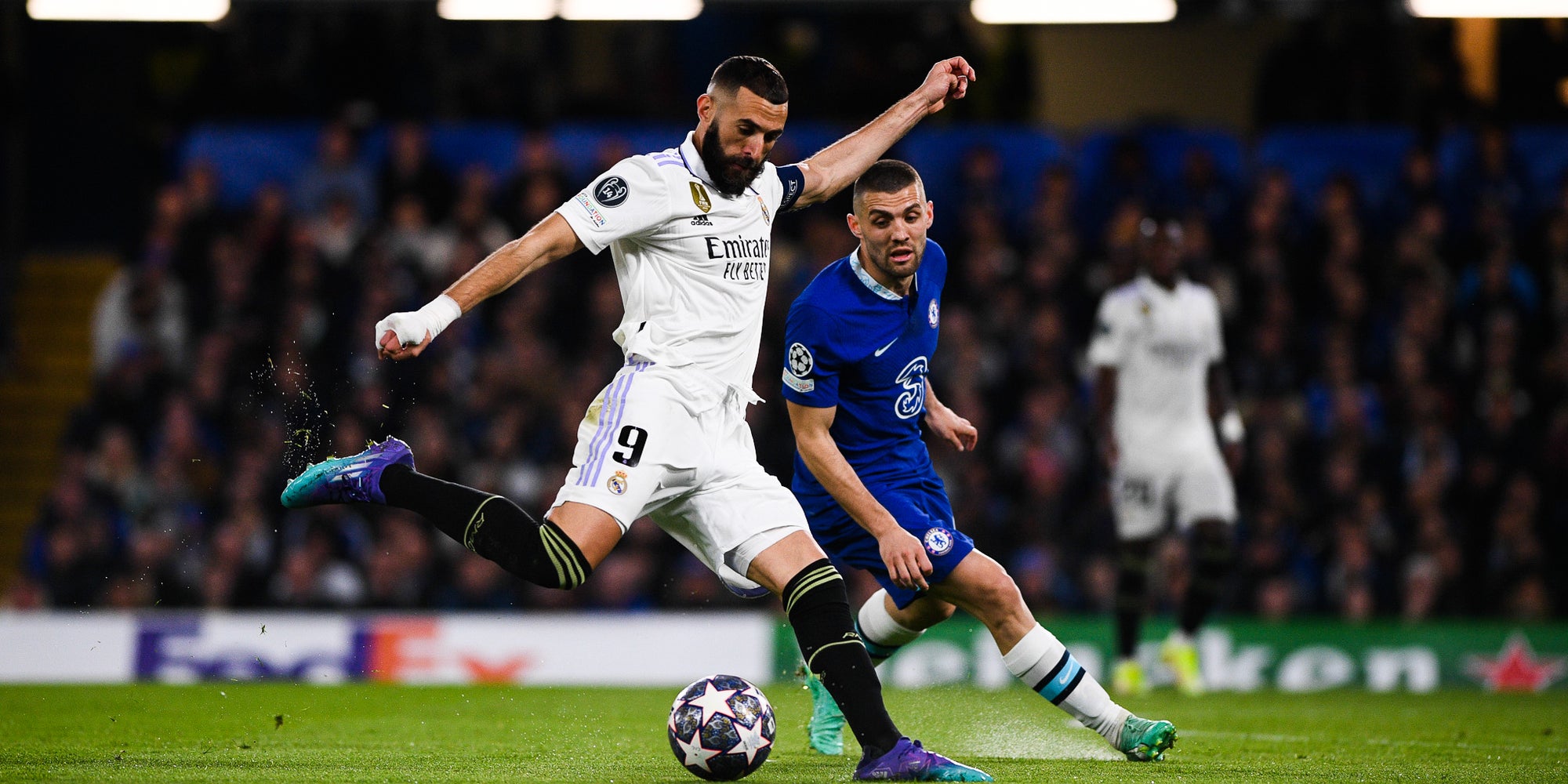 Karim Benzema et Mateo Kovacic lors du quart de finale retour de LDC entre le Real et Chelsea, le 18 avril 2023, à Stamford Bridge (Londres).