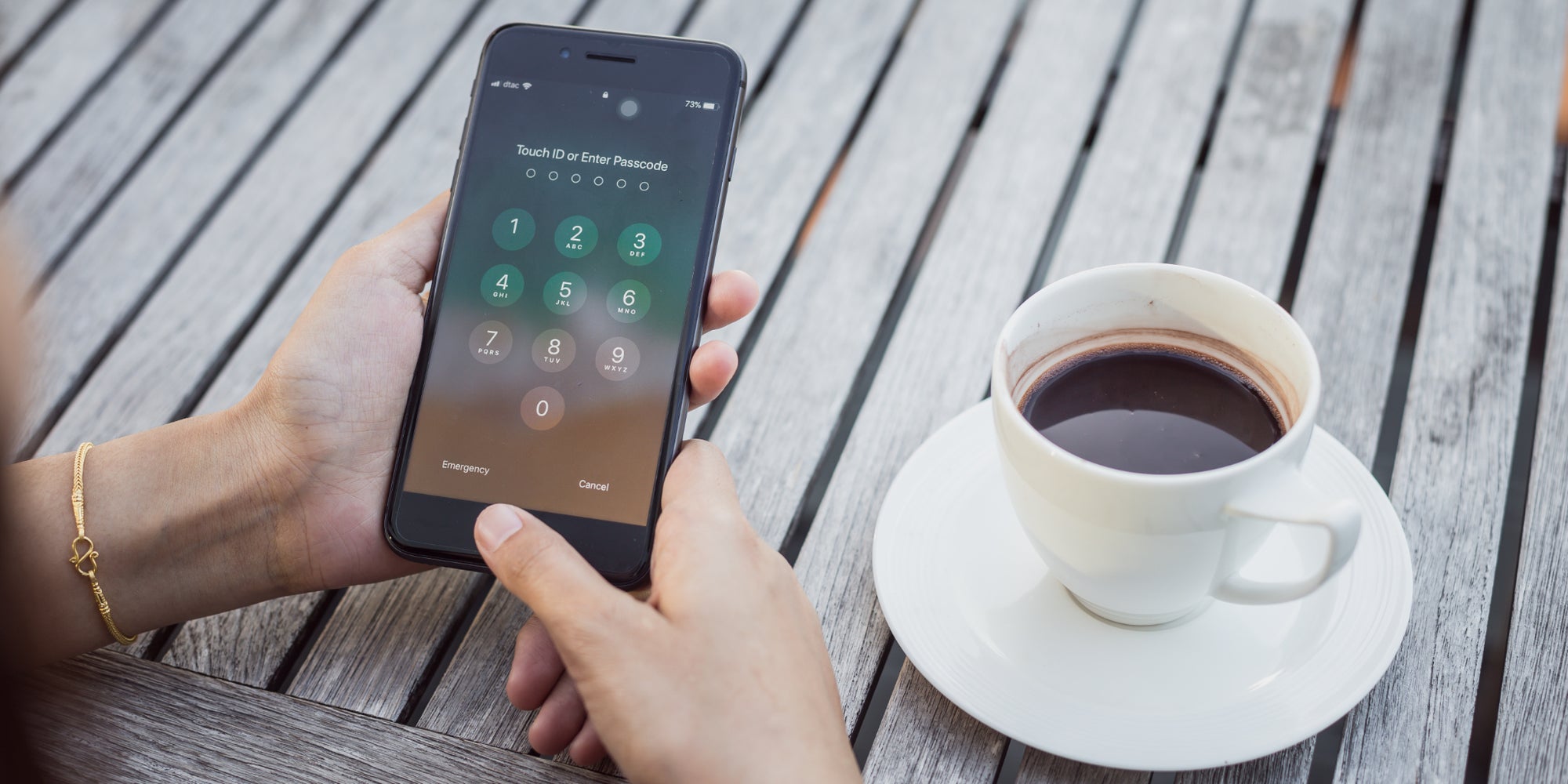 Un iPhone 8 Plus doté du lecteur d'empreintes Touch ID.