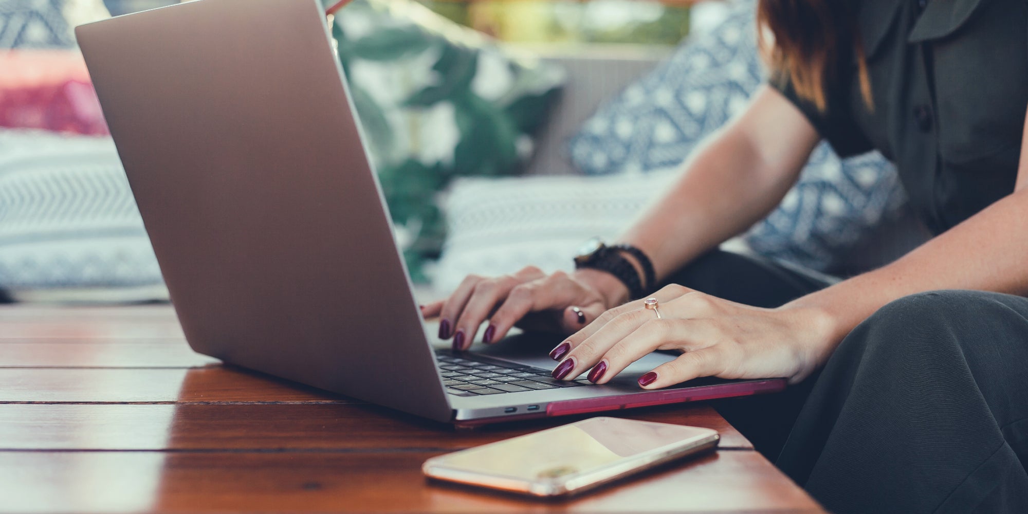 Regroupez vos abonnements Internet et mobile pour faire des économies chez SFR.