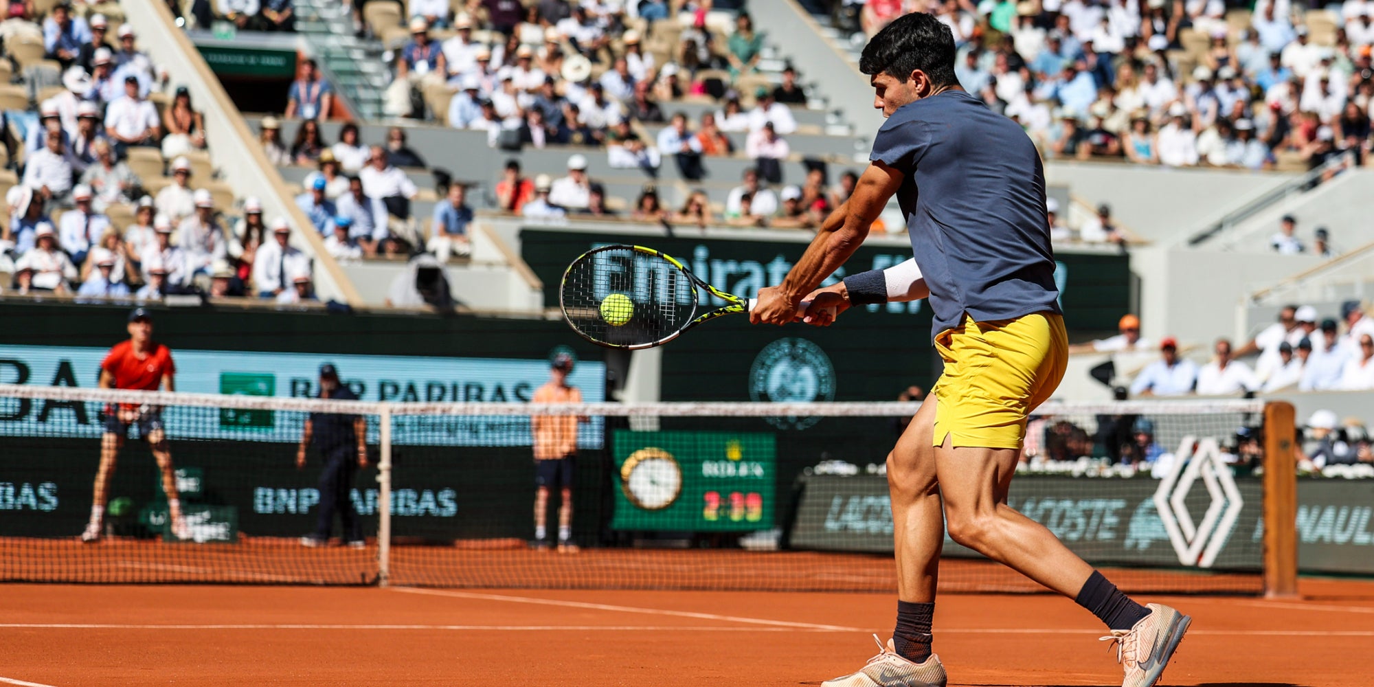 Carlos Alcaraz face à Jannik Sinner en demi-finale de Roland-Garros, le 7 juin 2024 à Paris.
