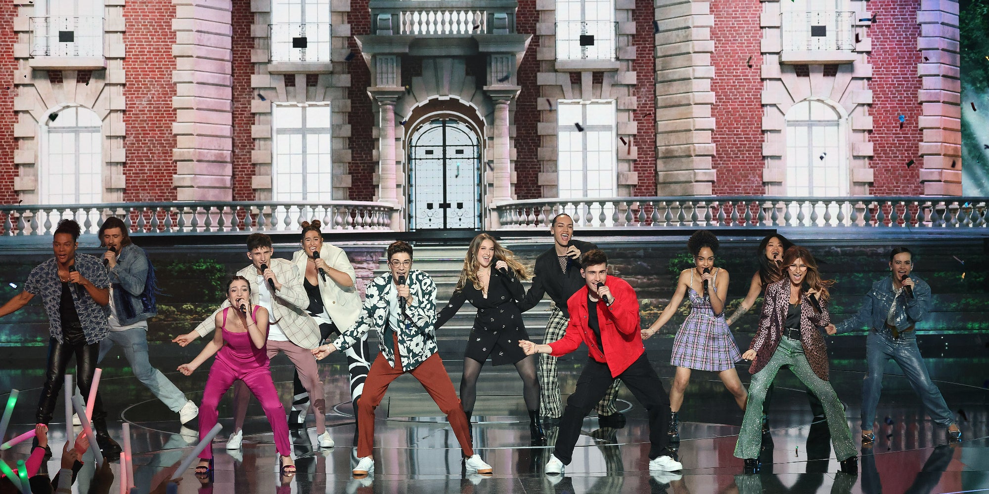 Tous les élèves de la promotion 2023 sur le premier prime de la Star Ac' pour chanter leur hymne "J'irais au bout de mes rêves".