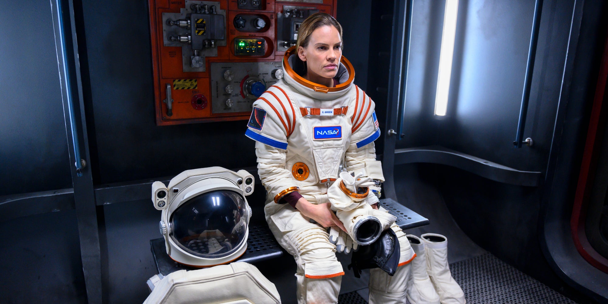 Au tour d'Hilary Swank d'enfiler l'attirail des astronautes, pour la série "Away", prochainement sur Netflix.
