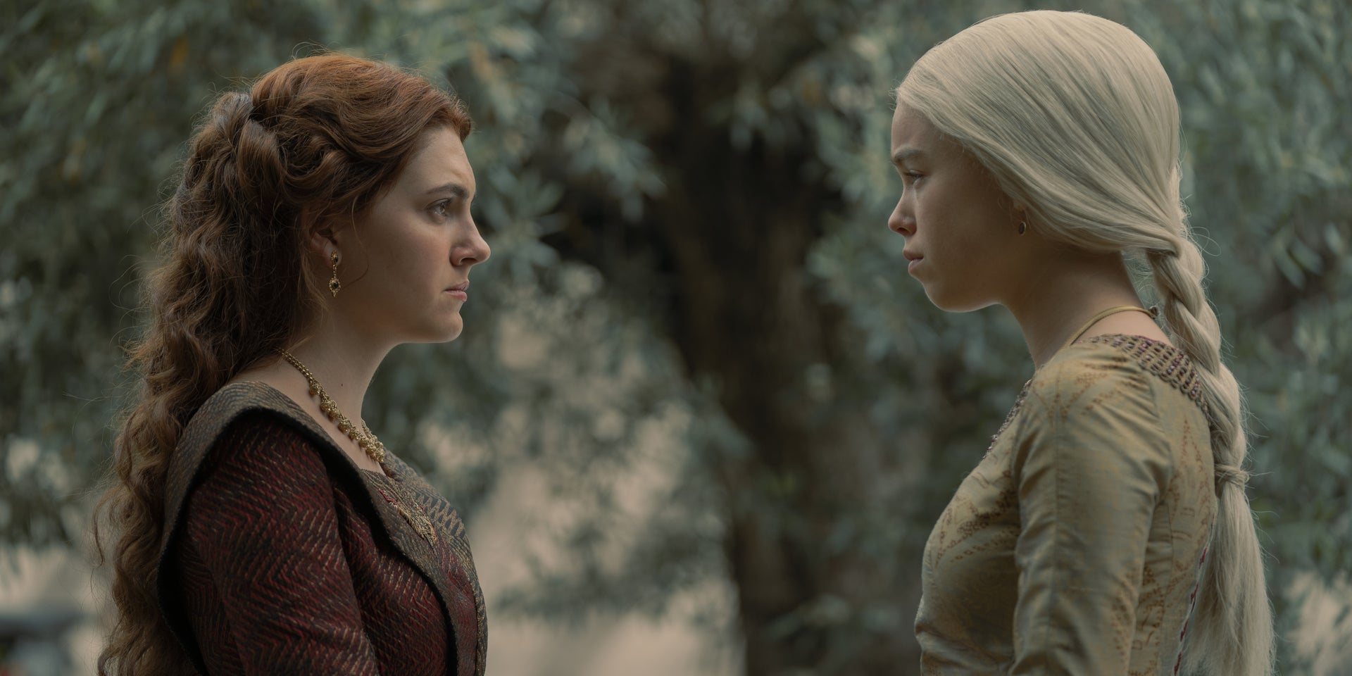 Emily Carey et Milly Alcock disent adieu à leurs rôles d'Alicent Hightower et Rhaenyra Targaryen dans l'épisode 5 de House of the Dragon