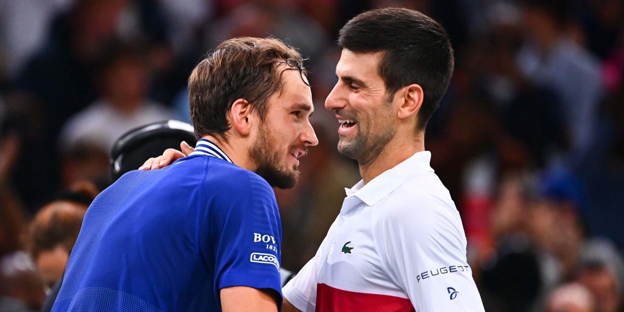 Novak Djokovic et Daniil Medvedev, lors de leur rencontre en finale du Masters de Paris-Bercy, à l'Accor Arena à Paris, le 7 novembre 2021. 
