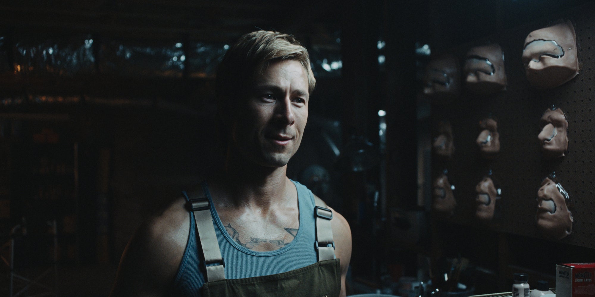 Glen Powell dans "Chad Powers".