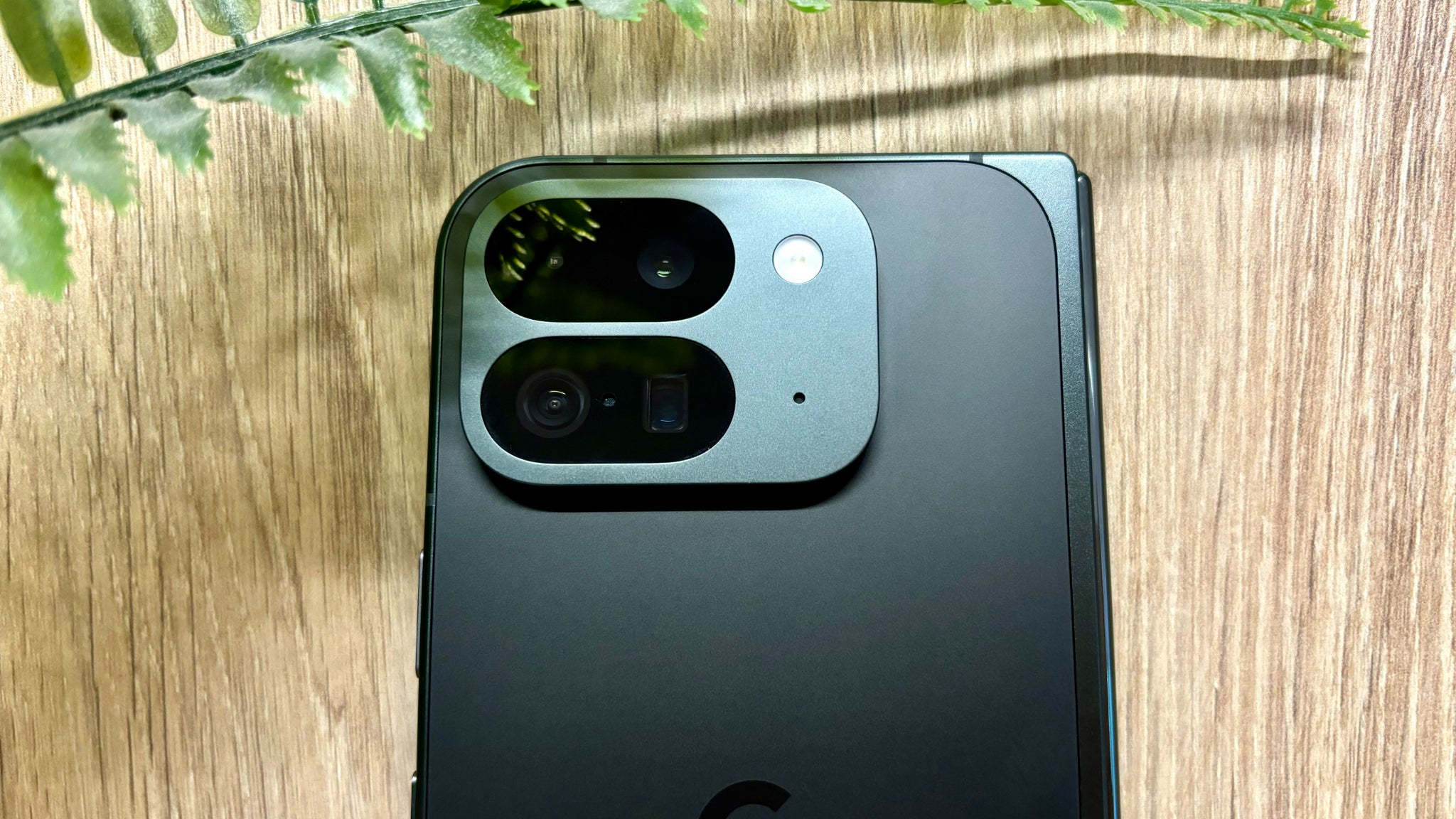 Le module photo abandonne sa barre horizontale, mais c'est pour le mieux