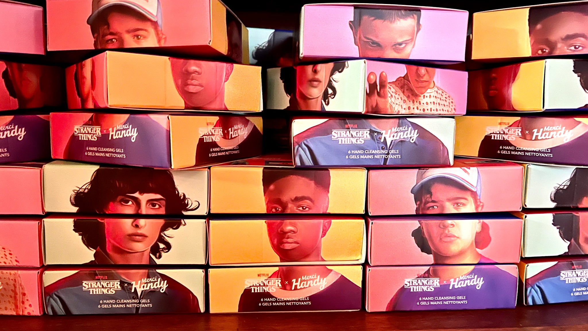 Une boîte très cool pour un goodies utile : le gel hydro Stranger Things, fallait y penser.