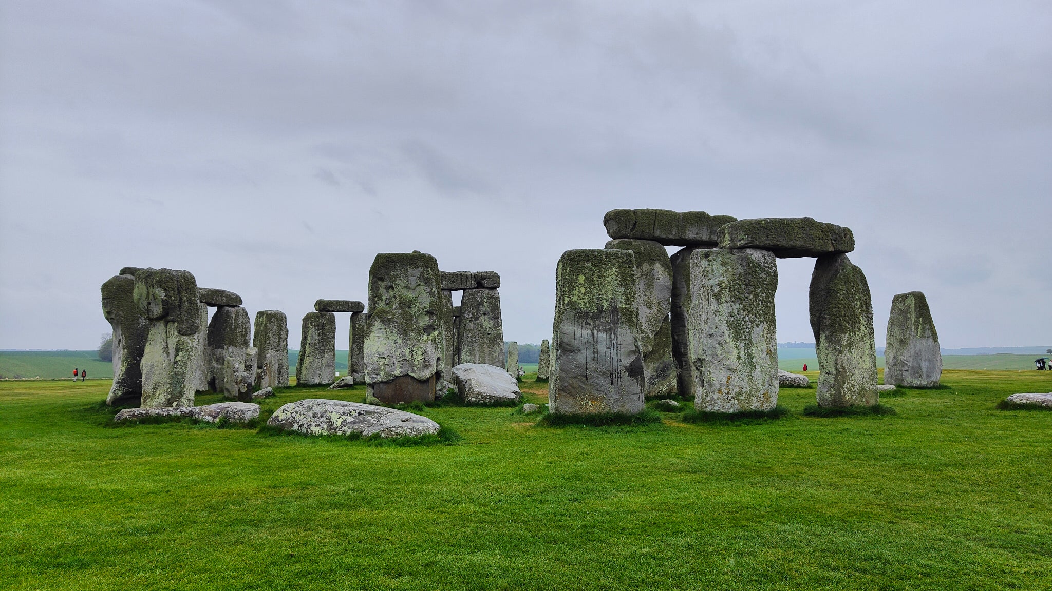 Quand le temps se gâte, l'OPPO Find X5 parvient tout de même à capter l'atmosphère de la scène, comme ici à Stonehenge.