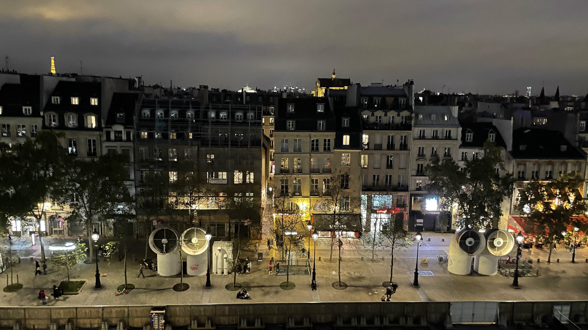 Capturez la nuit dans tous ses détails avec l'iPhone 12 Pro.