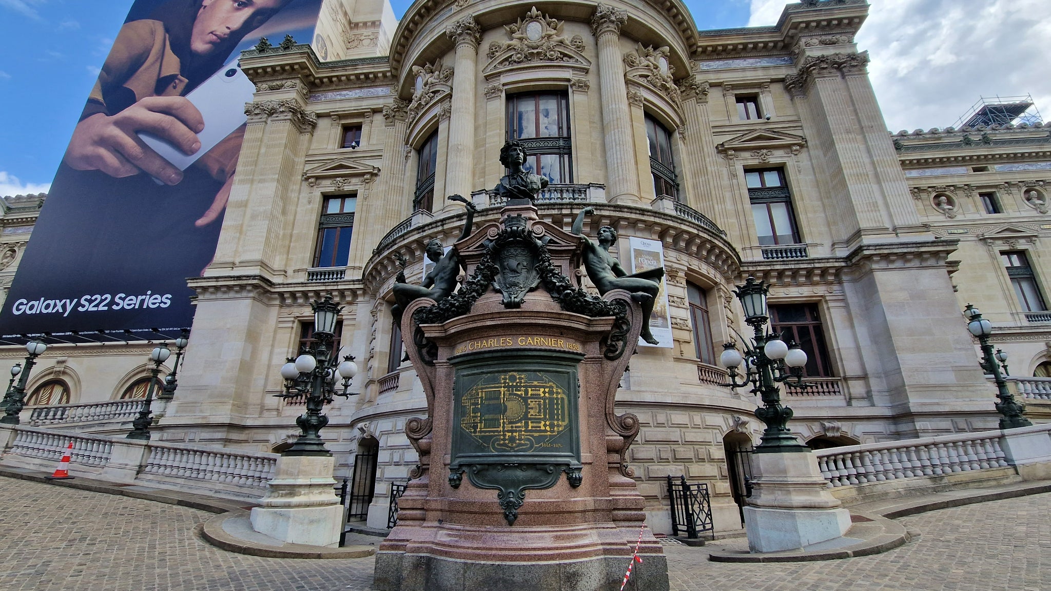 Le capteur ultra grand-angle 12 Mpx du Samsung Galaxy S22+ est aussi puissant qu'un air d'opéra