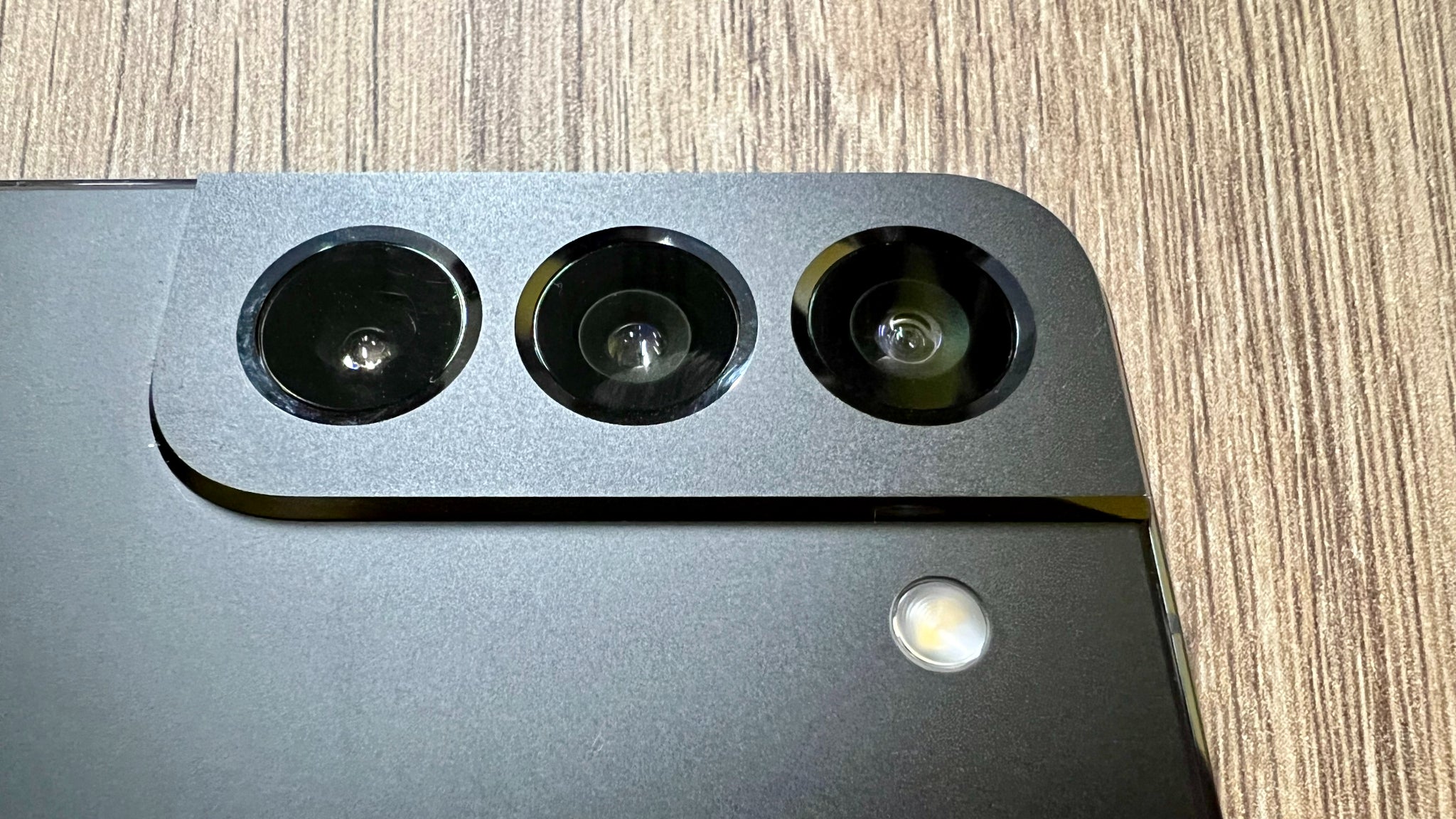 Le triple capteur du Samsung Galaxy S22+