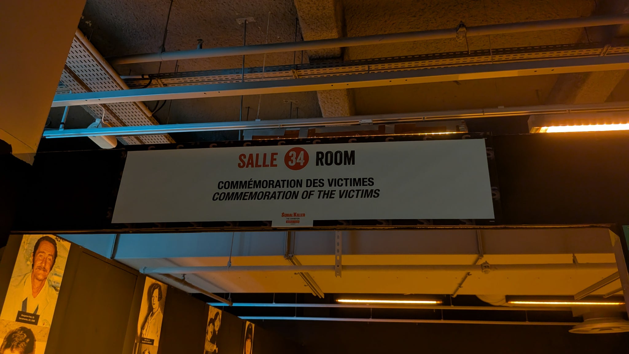 La dernière salle est dédié aux victimes... juste avant la boutique souvenir