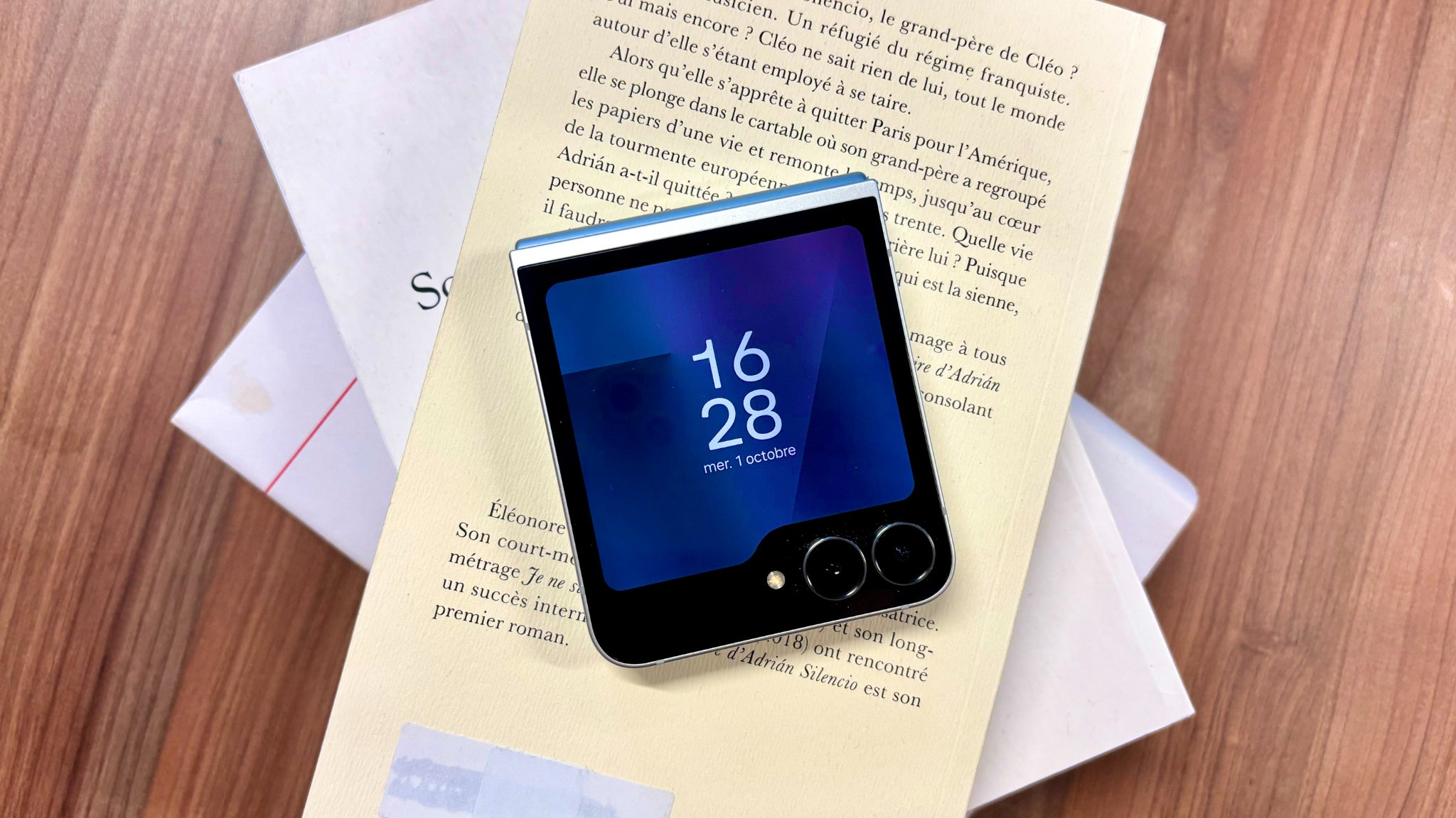 L'écran de la version FE est légèrement plus petit que la version classique L'écran de la version FE est légèrement plus petit que la version classique